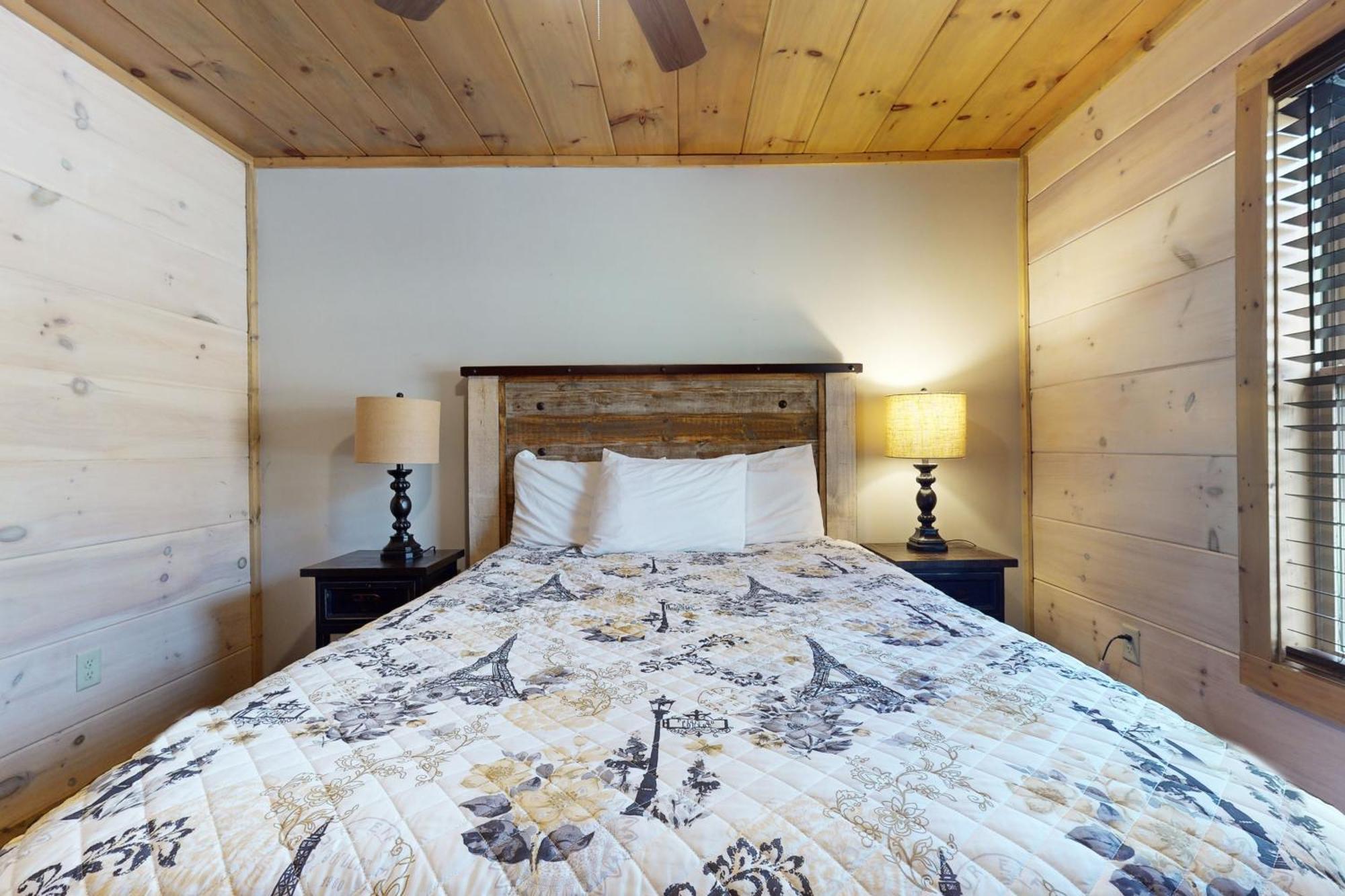 Bear Cove Falls Holiday home